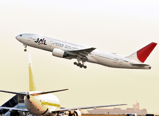 日航、9月中間連結決算1312億円の赤字 事業再生ADRを申請