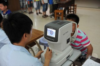 5割近くが重度の近視 中国・広州の小中学生 5割近くが重度の近視 中国・広州の小中学生