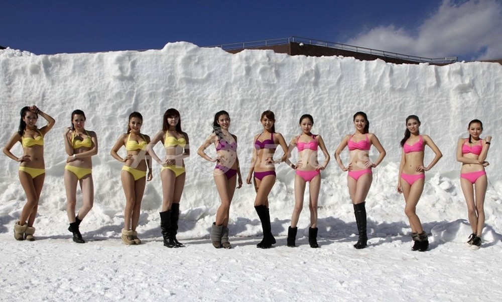 Фото Обнаженных Женщин В Снегу