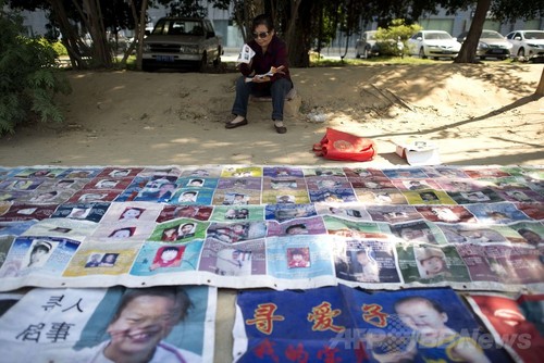 中国で横行する人身売買、17年かけて息子を捜した女性の悲劇 中国で横行する人身売買、17年かけて息子を捜した女性の悲劇