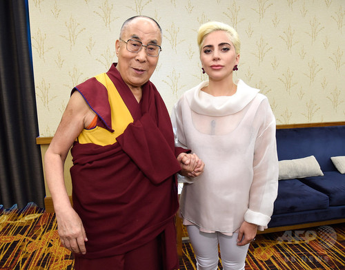 ガガさんとダライ・ラマ14世が会見、中国ネットユーザーは激怒 ガガさんとダライ・ラマ14世が会見、中国ネットユーザーは激怒