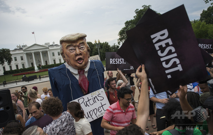 トランプ氏は任期途中で辞任する、自伝ゴーストライターが予言 トランプ氏は任期途中で辞任する、自伝ゴーストライターが予言