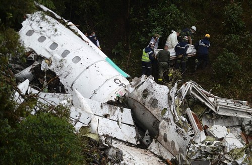 コロンビア墜落事故、チャーター機運航会社の免許停止 コロンビア墜落事故、チャーター機運航会社の免許停止
