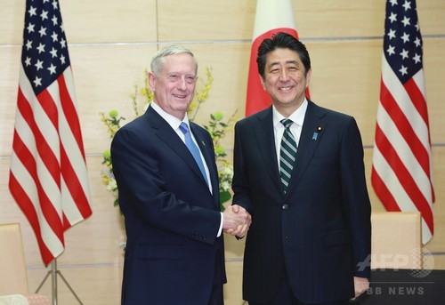 マティス米国防長官、安倍首相と会談 「100パーセント、日本と協力」 マティス米国防長官、安倍首相と会談 「100パーセント、日本と協力」