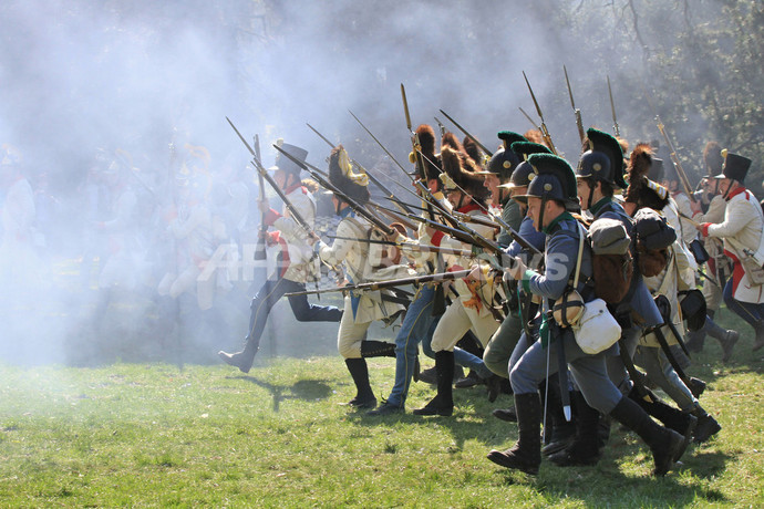ナポレオンの「アウステルリッツの戦い」を再現、チェコ 写真16枚 国際ニュース:AFPBB News