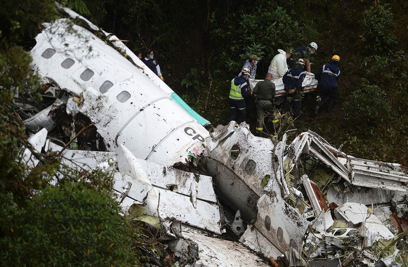 コロンビア墜落事故、チャーター機運航会社の免許停止 コロンビア墜落事故、チャーター機運航会社の免許停止