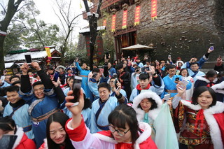 旅行は中国式「春節のあいさつ」を回避する新たな選択肢? 旅行は中国式「春節のあいさつ」を回避する新たな選択肢?