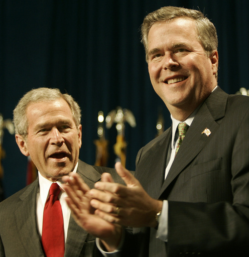 ブッシュ前米大統領、弟ジェブ氏に16年出馬勧める