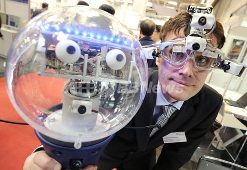 ハノーバー・メッセ開幕、EyeSeeCamで動くロボットも登場 ハノーバー・メッセ開幕、EyeSeeCamで動くロボットも登場