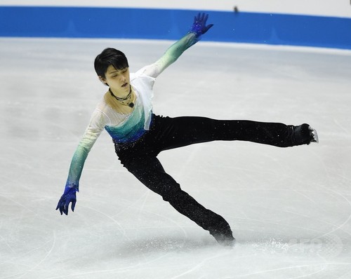羽生と宇野が男子FSでワンツー、日本は首位守る フィギュア国別対抗戦 羽生と宇野が男子FSでワンツー、日本は首位守る フィギュア国別対抗戦