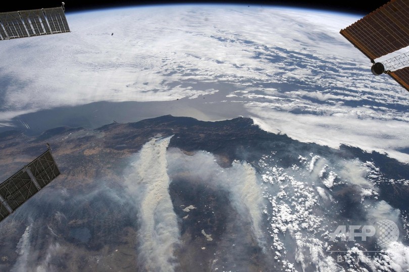 ISSからも観測、米カリフォルニア州の山火事 ISSからも観測、米カリフォルニア州の山火事
