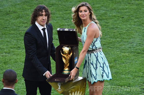 ジゼル・ブンチェン、W杯ブラジル大会最後を飾ったドレスとは? ジゼル・ブンチェン、W杯ブラジル大会最後を飾ったドレスとは?