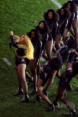 ビヨンセ、スーパーボウルで黒人運動テーマの新曲 賛否沸騰 ビヨンセ、スーパーボウルで黒人運動テーマの新曲 賛否沸騰