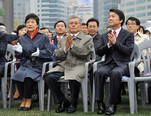 韓国大統領選、朴候補と文候補の一騎打ちに