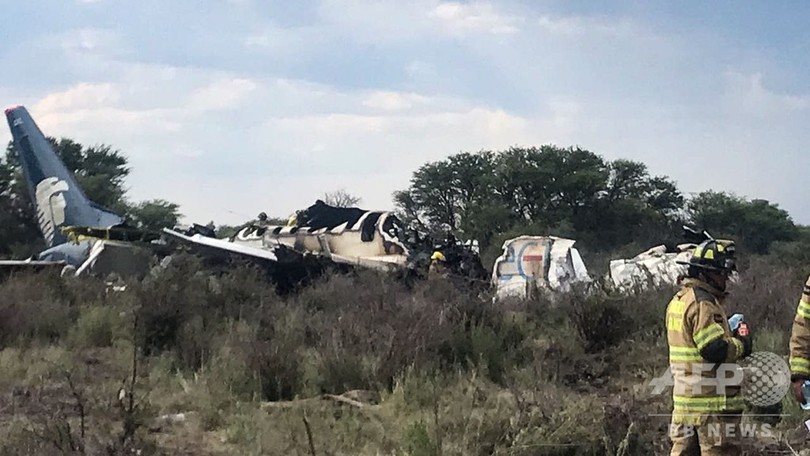 メキシコ北部で旅客機が墜落、97人負傷 死者なし メキシコ北部で旅客機が墜落、97人負傷 死者なし