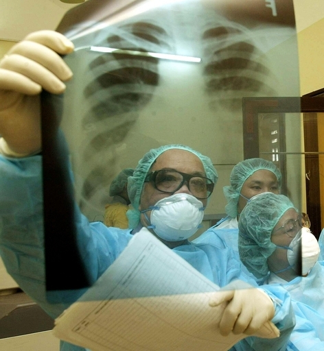 吐いた息で簡単に診断、イスラエル研究チームが「肺ガン・センサー」開発