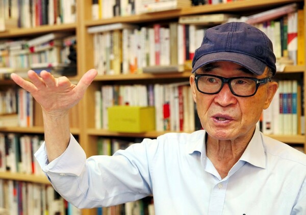 ノーベル文学賞候補の韓国人詩人、セクハラ疑惑が浮上