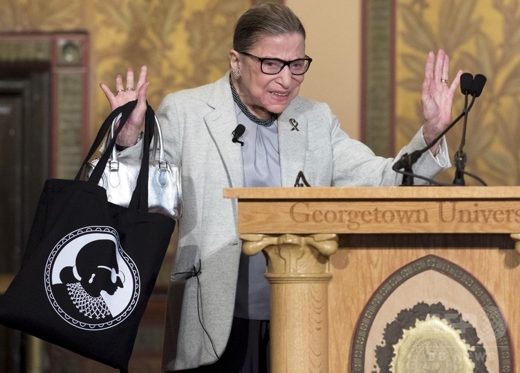 米法曹界85歳のレジェンド、「RBG」ことギンズバーグ最高裁判事 米法曹界85歳のレジェンド、「RBG」ことギンズバーグ最高裁判事