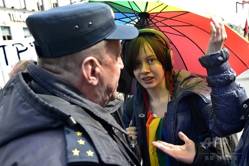 ロシア警察、活動家17人を拘束か チェチェンの同性愛迫害に抗議 ロシア警察、活動家17人を拘束か チェチェンの同性愛迫害に抗議