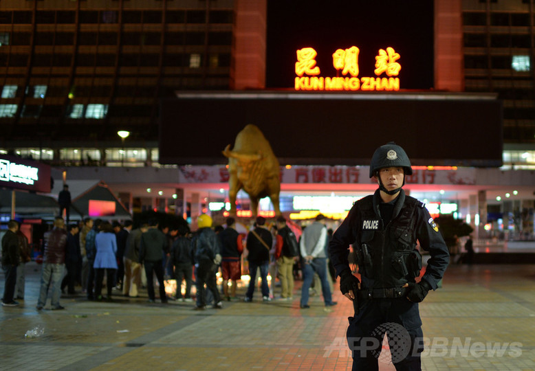 ウイグル自治区で200人超拘束、「テロ動画広めた」疑い 中国 ウイグル自治区で200人超拘束、「テロ動画広めた」疑い 中国