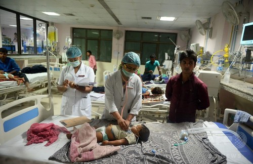 インドの病院、死亡した子ども64人に 酸素供給停止はあった インドの病院、死亡した子ども64人に 酸素供給停止はあった