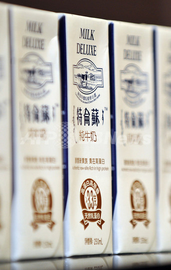 中国メーカーの牛乳から発がん性物質、規定値超えるアフラトキシン 中国メーカーの牛乳から発がん性物質、規定値超えるアフラトキシン