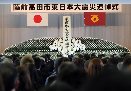 東日本大震災発生から2年、陸前高田市で追悼式