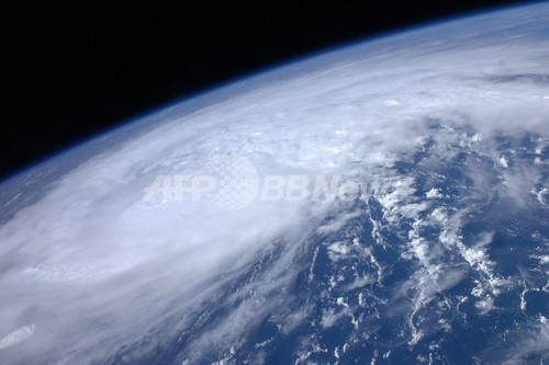 レゴ人形、宇宙へ カナダ高校生が宇宙船自作 レゴ人形、宇宙へ カナダ高校生が宇宙船自作