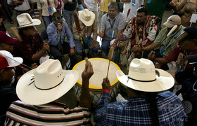 米先住民の集団移動、シベリア経由で1回のみの可能性 研究 米先住民の集団移動、シベリア経由で1回のみの可能性 研究