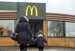 英マクドナルドCM打ち切り、子どもの不幸利用と非難殺到 英マクドナルドCM打ち切り、子どもの不幸利用と非難殺到