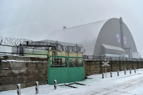 チェルノブイリ原発、巨大な新シェルター公開 ウクライナ チェルノブイリ原発、巨大な新シェルター公開 ウクライナ
