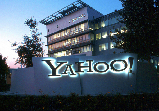 米ヤフー株急伸、AOLによる買収検討報道で