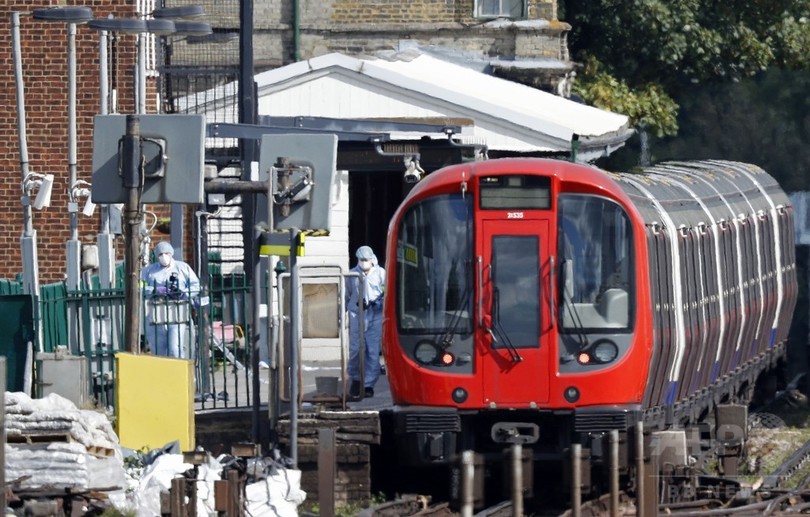 英地下鉄爆発、18歳男の逮捕に続き家宅捜索 容疑者複数の恐れ 英地下鉄爆発、18歳男の逮捕に続き家宅捜索 容疑者複数の恐れ