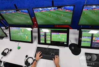 欧州CLで来季からVAR採用、UEFA主要大会でも順次導入 欧州CLで来季からVAR採用、UEFA主要大会でも順次導入