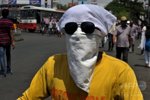 インド熱波、死者800人超に 首都で道路溶ける インド熱波、死者800人超に 首都で道路溶ける