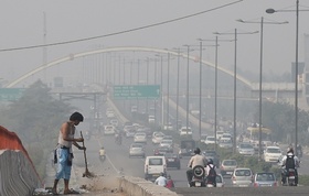 「光の祝祭」で大気汚染が悪化、インド首都