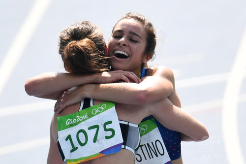 転倒が呼んだドラマ、励まし合った2選手が決勝進出へ 女子5000m 転倒が呼んだドラマ、励まし合った2選手が決勝進出へ 女子5000m