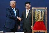 韓国、トランプ氏に「金の王冠」贈呈