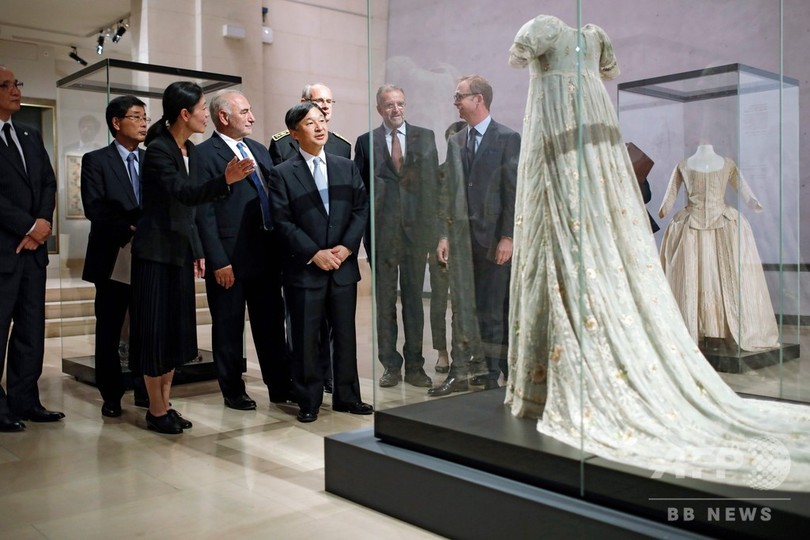 訪仏中の皇太子さま、リヨンで織物博物館と補習授業校を視察 訪仏中の皇太子さま、リヨンで織物博物館と補習授業校を視察