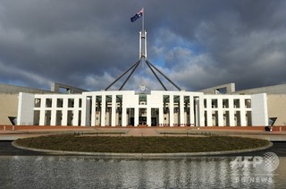 9歳の女児が国歌斉唱で起立拒否、先住民無視と抗議 豪で物議醸す 9歳の女児が国歌斉唱で起立拒否、先住民無視と抗議 豪で物議醸す