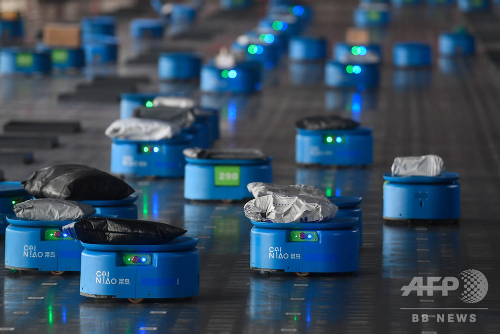 スーパーロボット仕分けセンター、杭州で稼働開始 1日50万個以上取り扱い