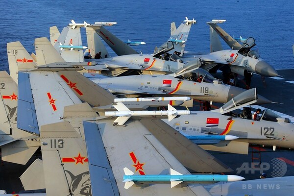 中国、東シナ海で実弾演習 空母「遼寧」も参加