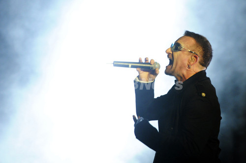 U2、ベルリンで「壁崩壊20年周年記念」の野外無料ライブ U2、ベルリンで「壁崩壊20年周年記念」の野外無料ライブ