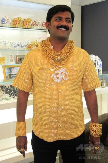 「黄金のシャツ」作らせたインド実業家、殺害される 現地報道 「黄金のシャツ」作らせたインド実業家、殺害される 現地報道