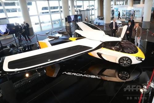 空飛ぶ車はいかが? 予約受け付け始まる 空飛ぶ車はいかが? 予約受け付け始まる