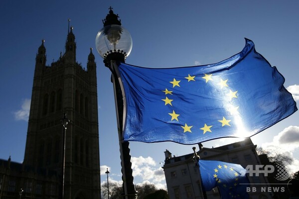 英議会、メイ政権非難の動議可決 EU離脱案、審議初日に痛手