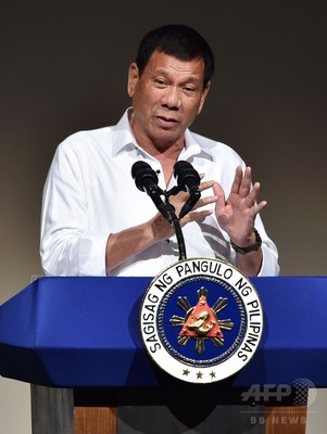 ドゥテルテ比大統領、米軍は「2年以内に撤退を」