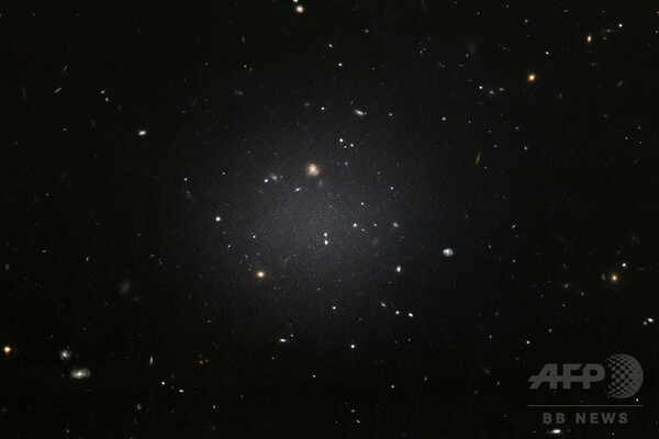 暗黒物質ない銀河、6500万光年先で「ありえない」発見
