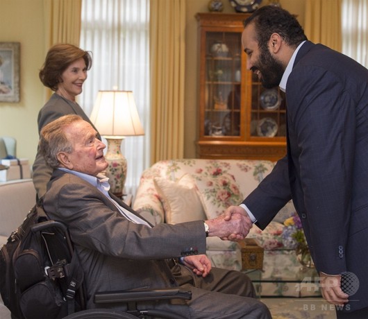 世界歴訪サウジ皇太子、米ブッシュ親子訪問 仏大統領とルーブルで会食 世界歴訪サウジ皇太子、米ブッシュ親子訪問 仏大統領とルーブルで会食