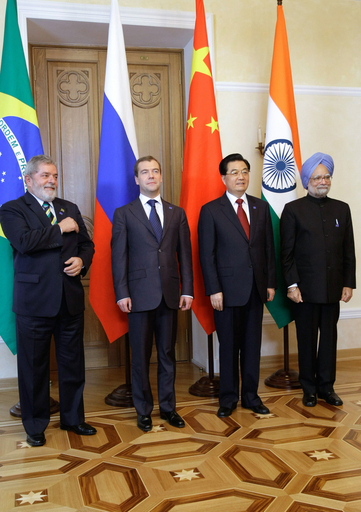 国際通貨の多様化の必要性を強調、BRICs初の首脳会議